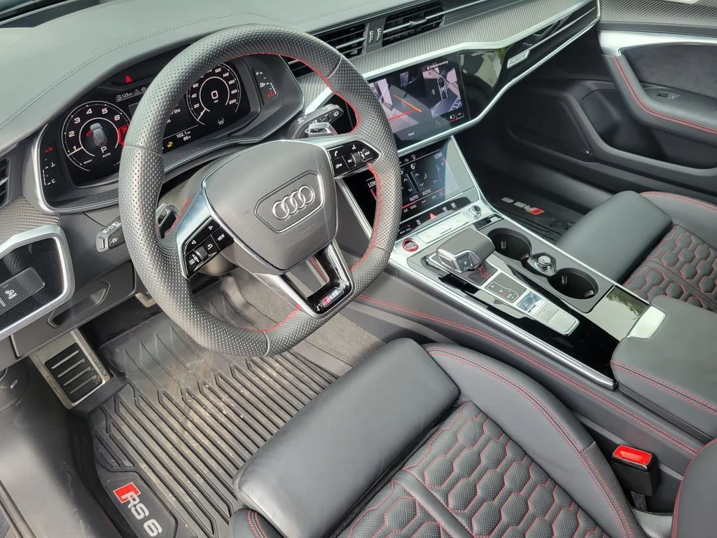 Used 2024 Daytona Gray Pearl Effect Audi 4.0T image 18