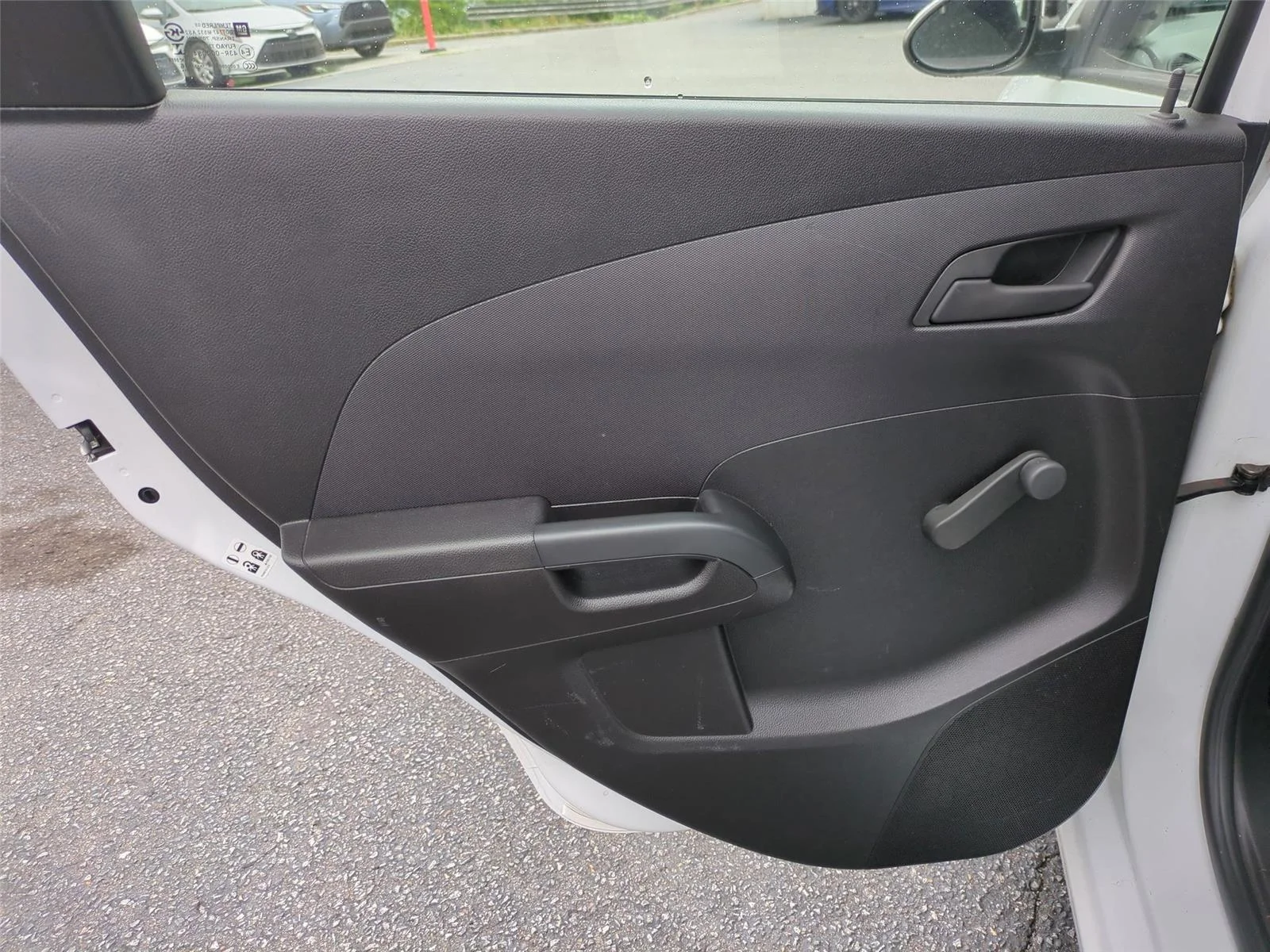 Used 2016 Summit White Chevrolet LS image 26