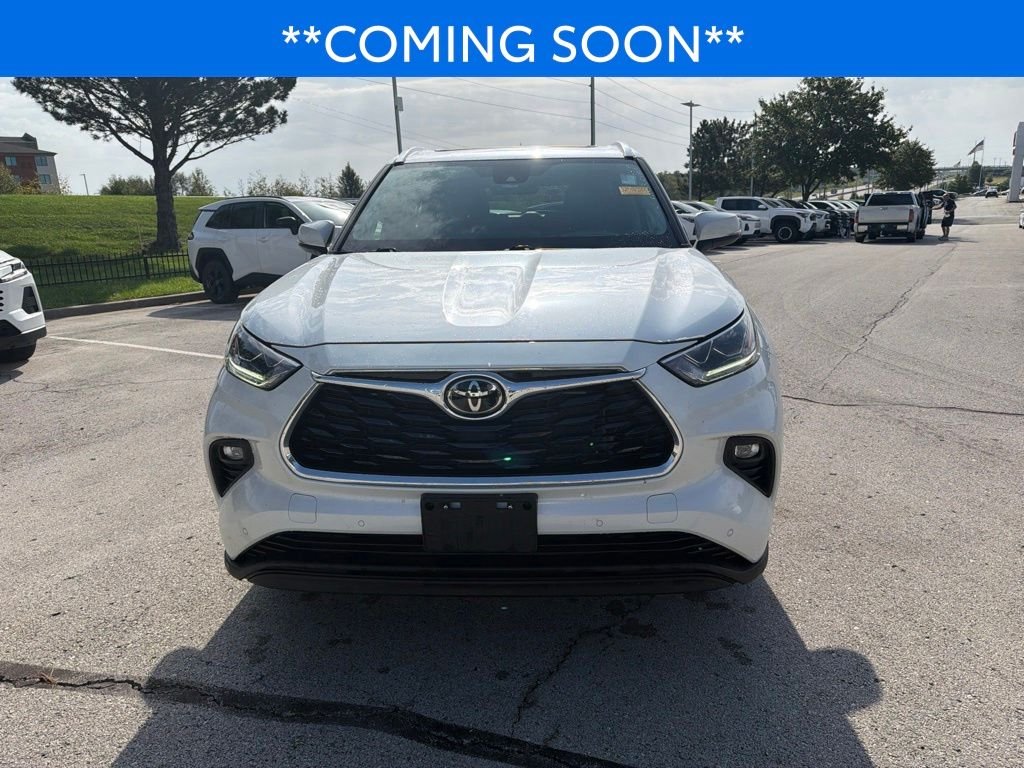 Certified 2021 Toyota Highlander Limited with VIN 5TDDZRBHXMS127193 for sale in Kansas City