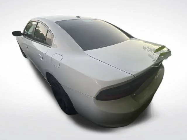 Used 2020 White Dodge SXT image 7