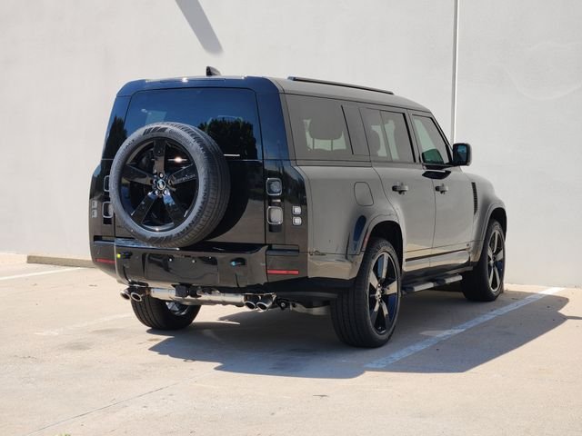 2025 Land Rover Defender 4