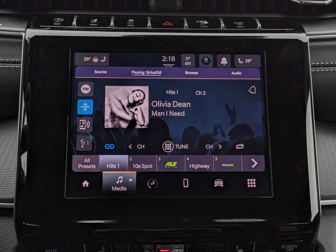 New 2025 White Jeep Laredo - - 4x4 - Heated Seats & Steering - Adaptive Cruise - LED Lighting & More! image 20