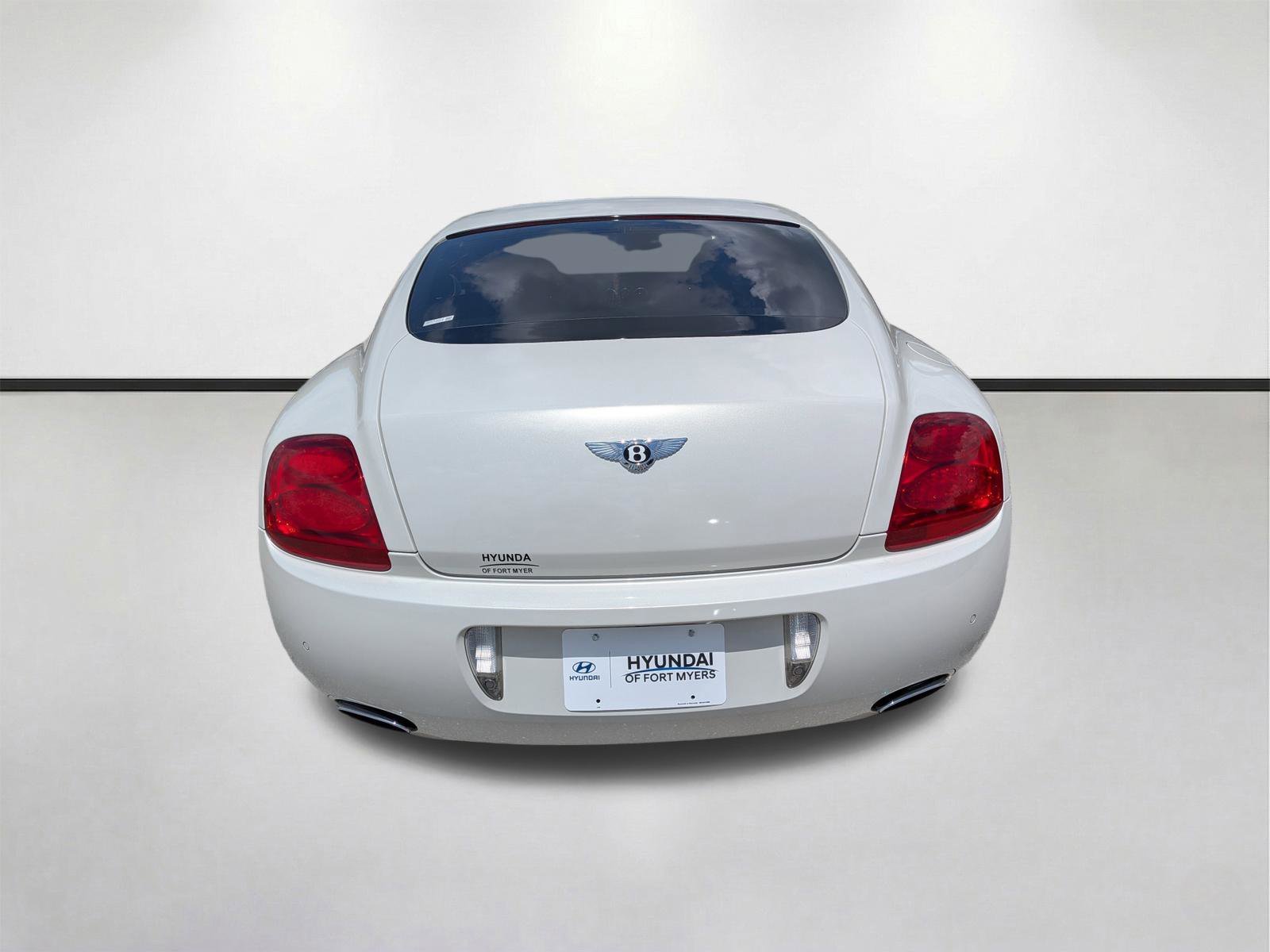 Used 2009 Glacier White Bentley Base image 5
