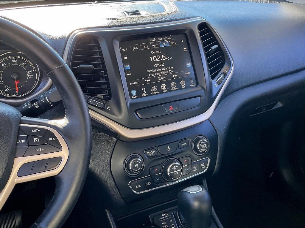 Used 2017 Gray Jeep Limited image 18