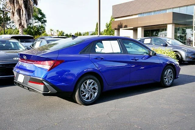 Used 2024 Blue Hyundai SEL image 7