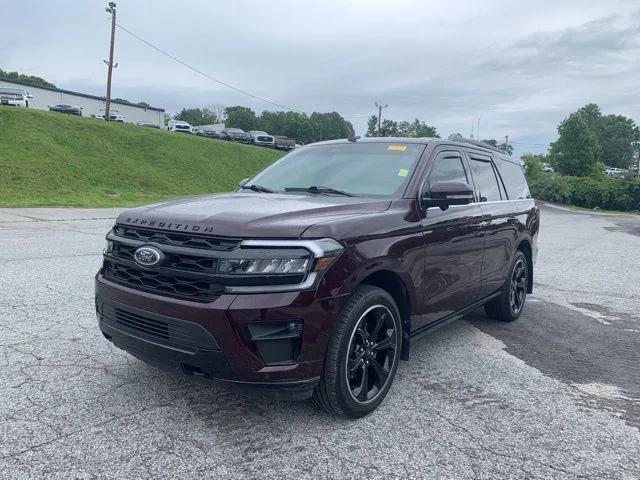 Used 2023 Red Ford Limited image 4