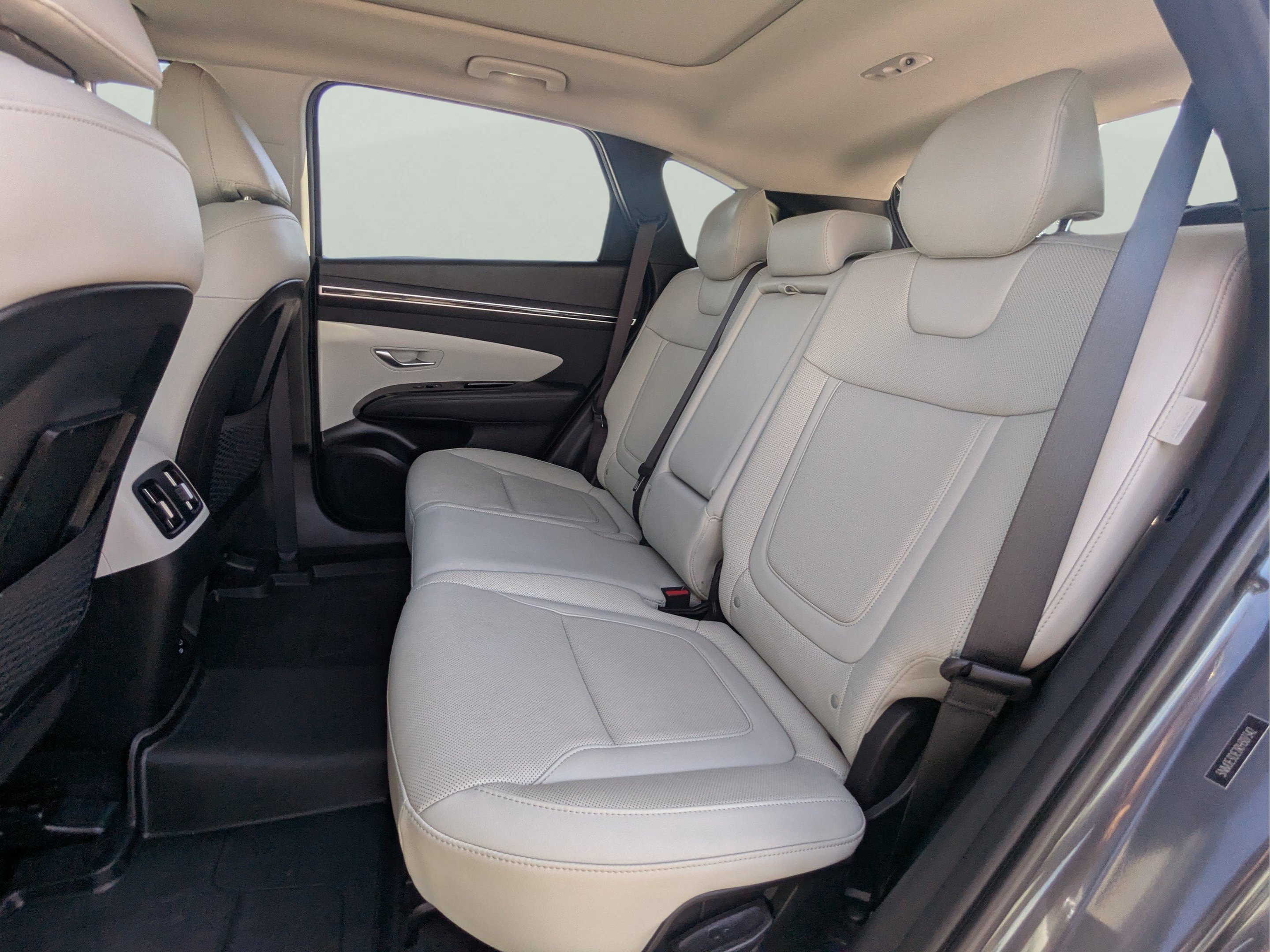 Used 2024 Dark Gray Metallic Hyundai Limited image 12
