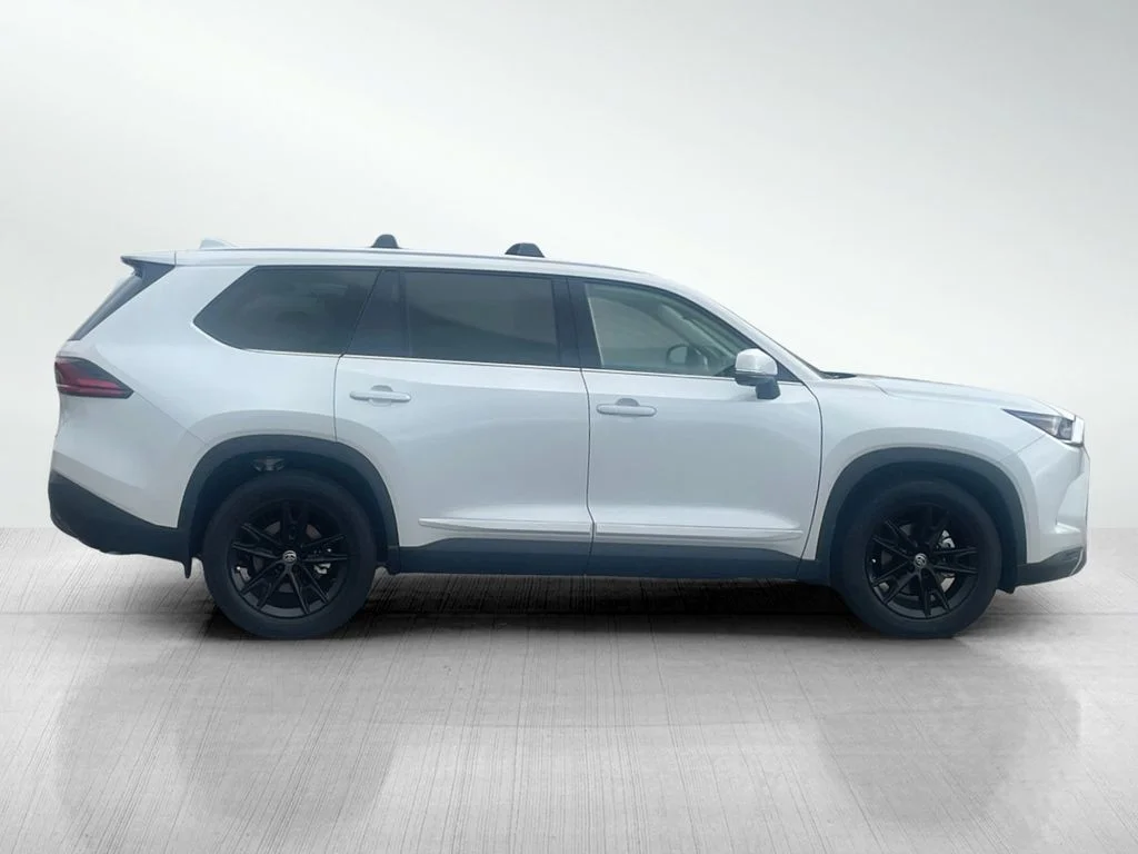 New 2026 Wind Chill Pearl Toyota Platinum image 2