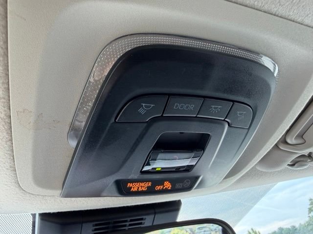 Used 2025  Toyota LE image 20
