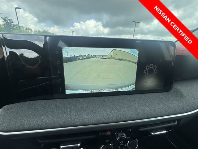 Used 2025 Gray Nissan SV image 17
