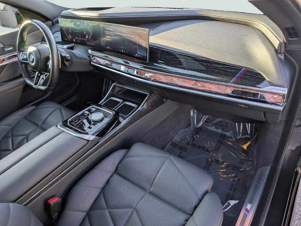 Used 2023 Black BMW 740i image 11