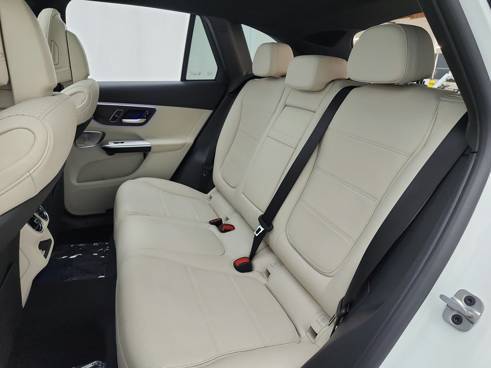 Used 2024 Polar White Mercedes-Benz GLC 300 4MATIC® SUV image 15