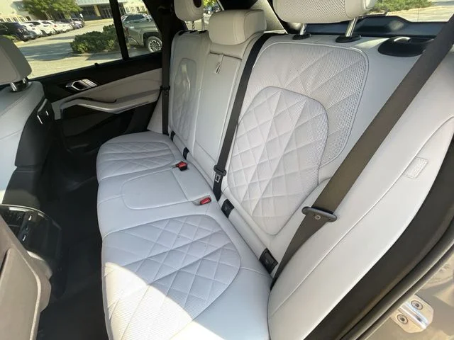 Used 2024 Gray BMW M60i image 24
