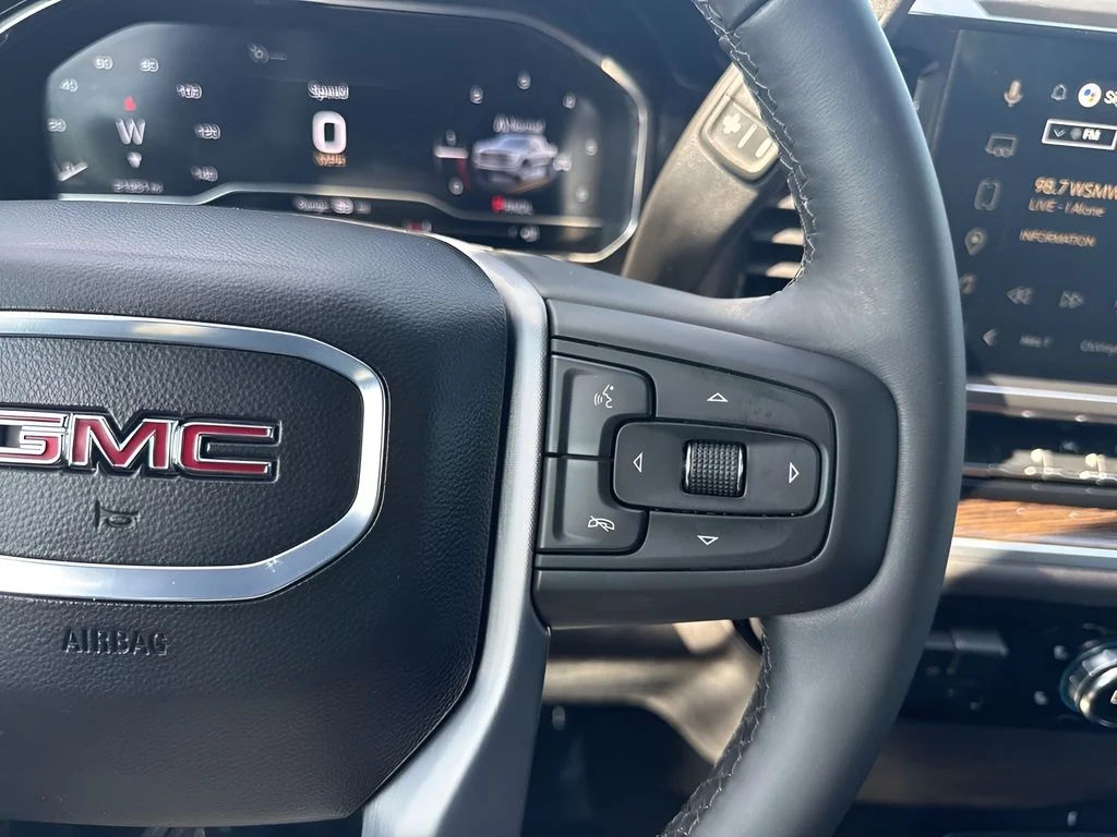 Used 2025 White GMC Elevation image 15