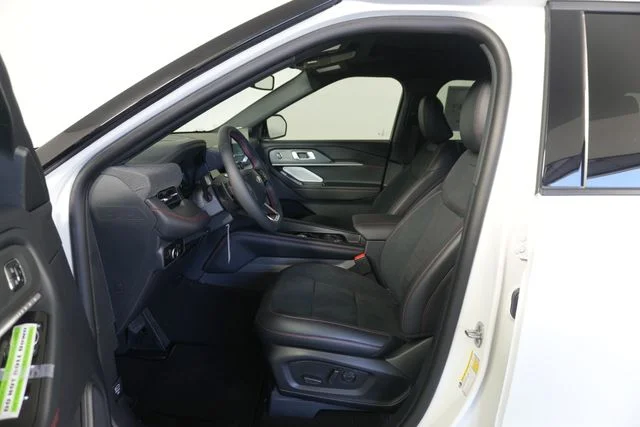 New 2026 Star White Metallic Tri-Coat Ford ST image 18