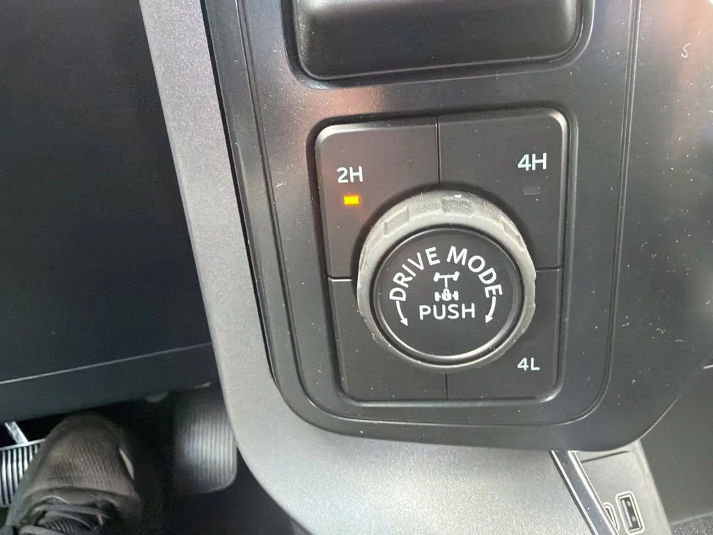 New 2026 Oxford White Ford XLT image 15