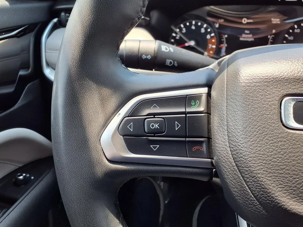 2025 Jeep Compass Limited - Photo 13