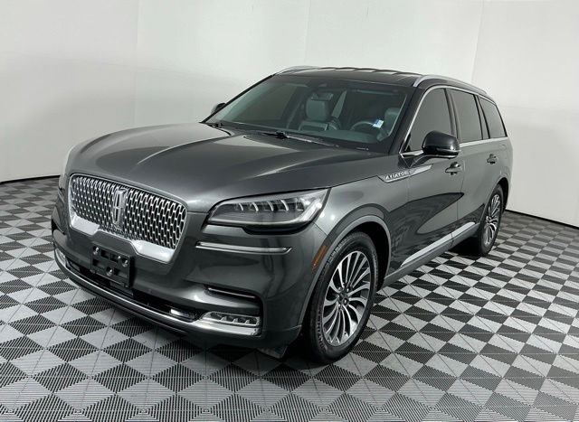 Used 2020 Gray Lincoln Reserve image 4