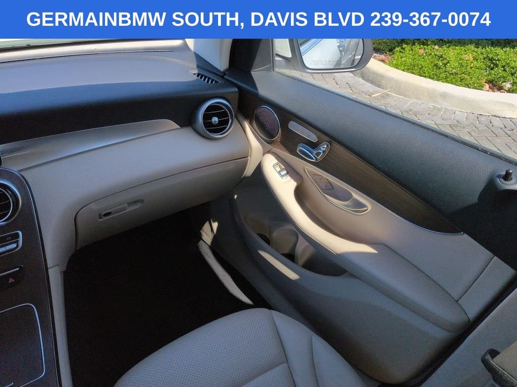 Used 2022 Polar White Mercedes-Benz GLC 300 image 19
