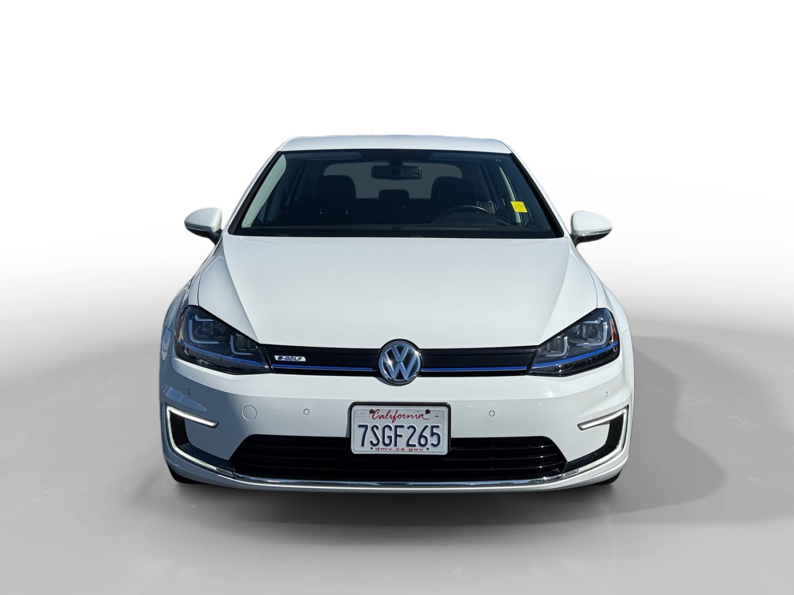 Used 2016 Pure White Volkswagen SEL Premium image 8