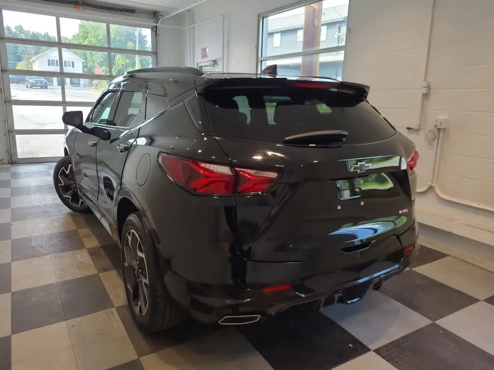 Used 2022 Black Chevrolet RS image 3