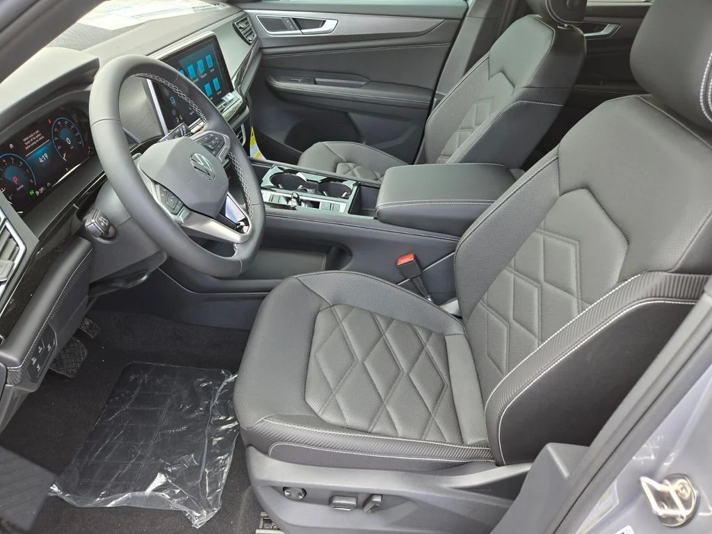 2025 Volkswagen Atlas Cross Sport SE w/Tech - Photo 6