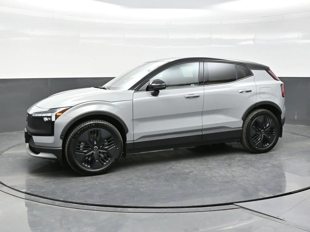 New 2026 Vapour Grey Volvo Twin Motor Cross Country Ultra image 3