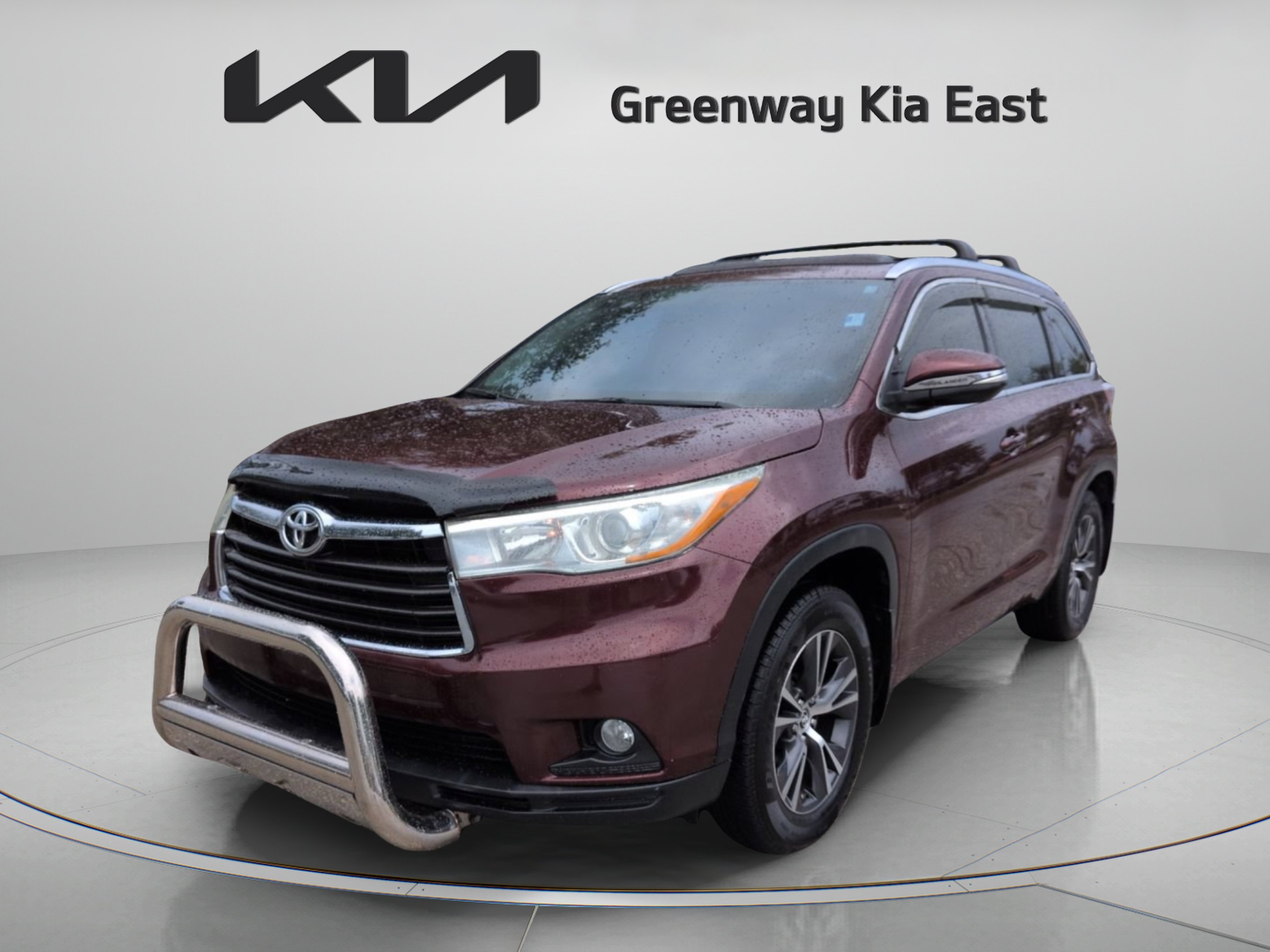 Used 2016 Ooh La La Rouge Mica Toyota XLE V6 image 9