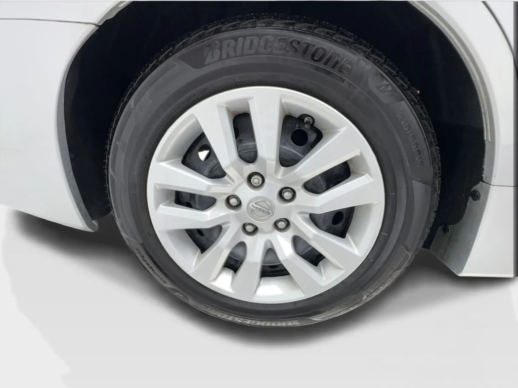 Used 2018 Silver Nissan 2.5 S image 14