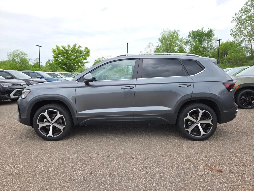 New 2026 Platinum Gray Metallic Volkswagen 1.5T SEL image 6