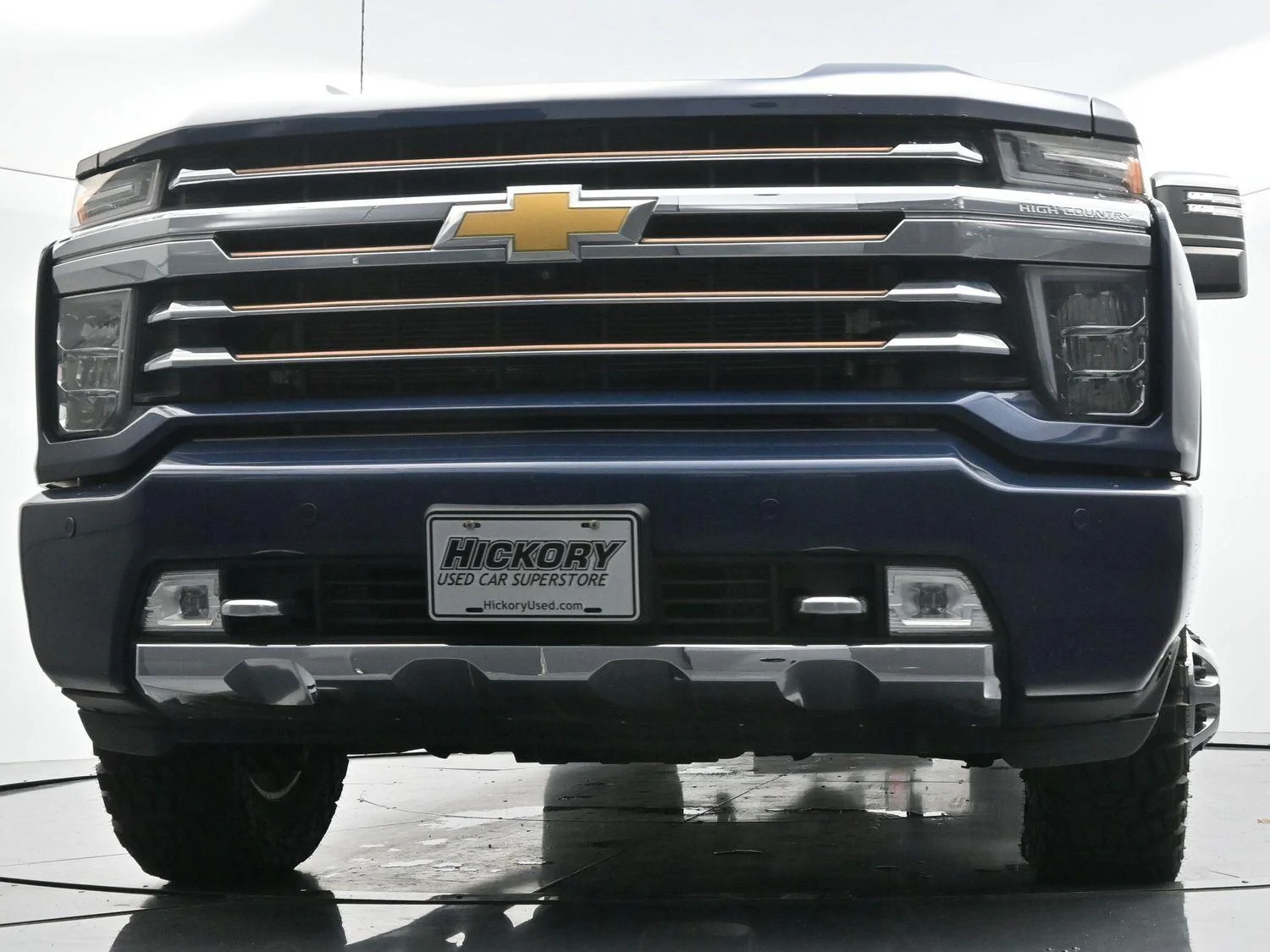 Used 2023 Northsky Blue Metallic Chevrolet High Country image 40
