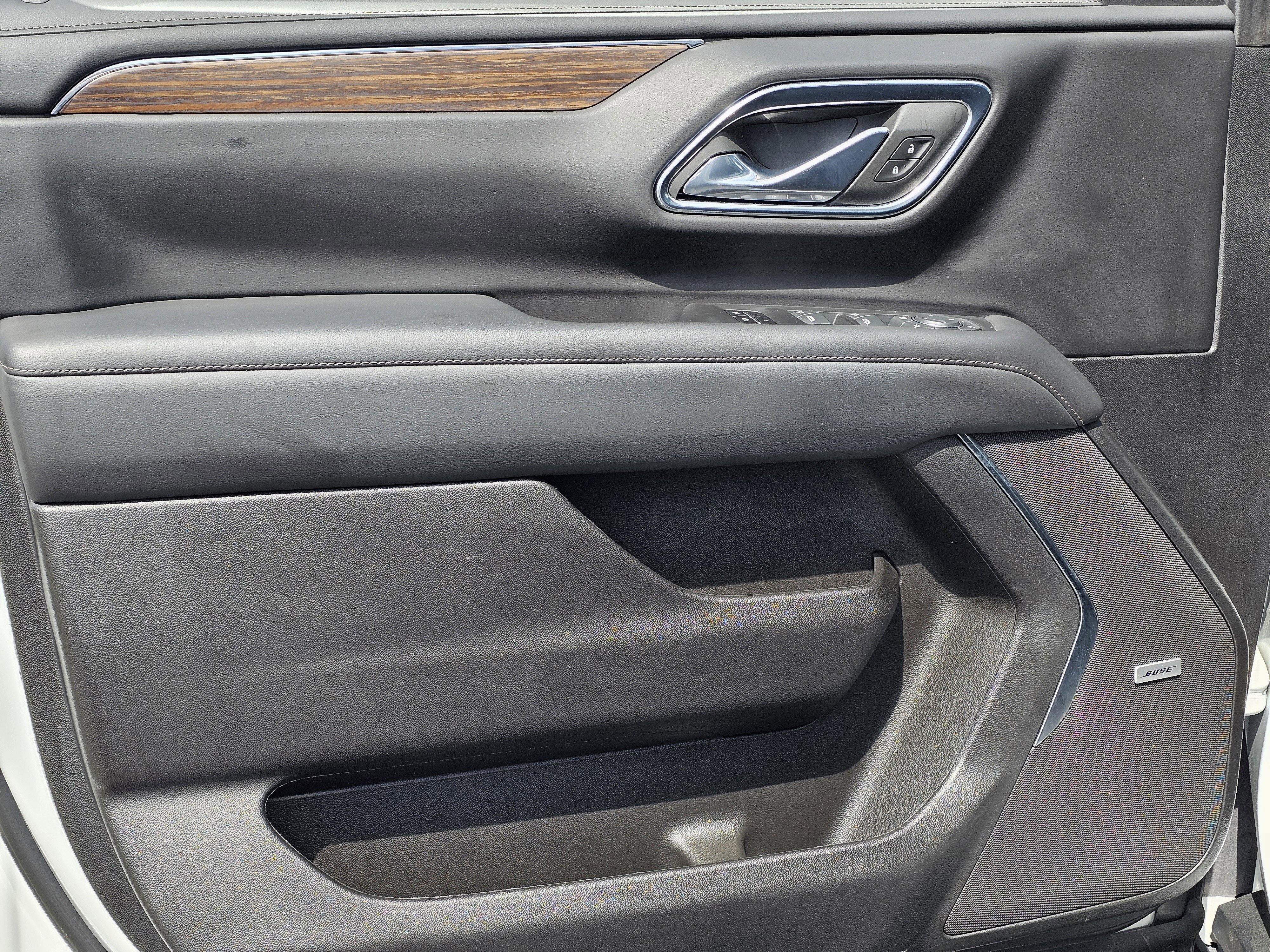 Used 2023 Iridescent Pearl Tricoat Chevrolet High Country image 18