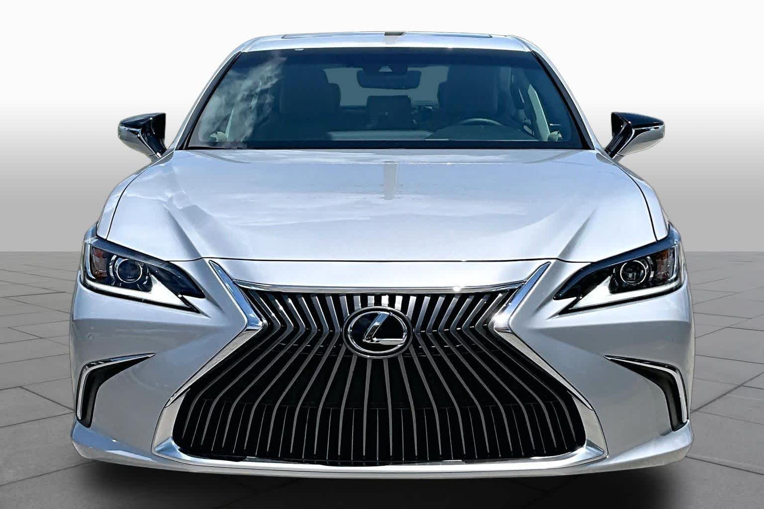 Used 2020 Silver Lining Metallic Lexus  image 4