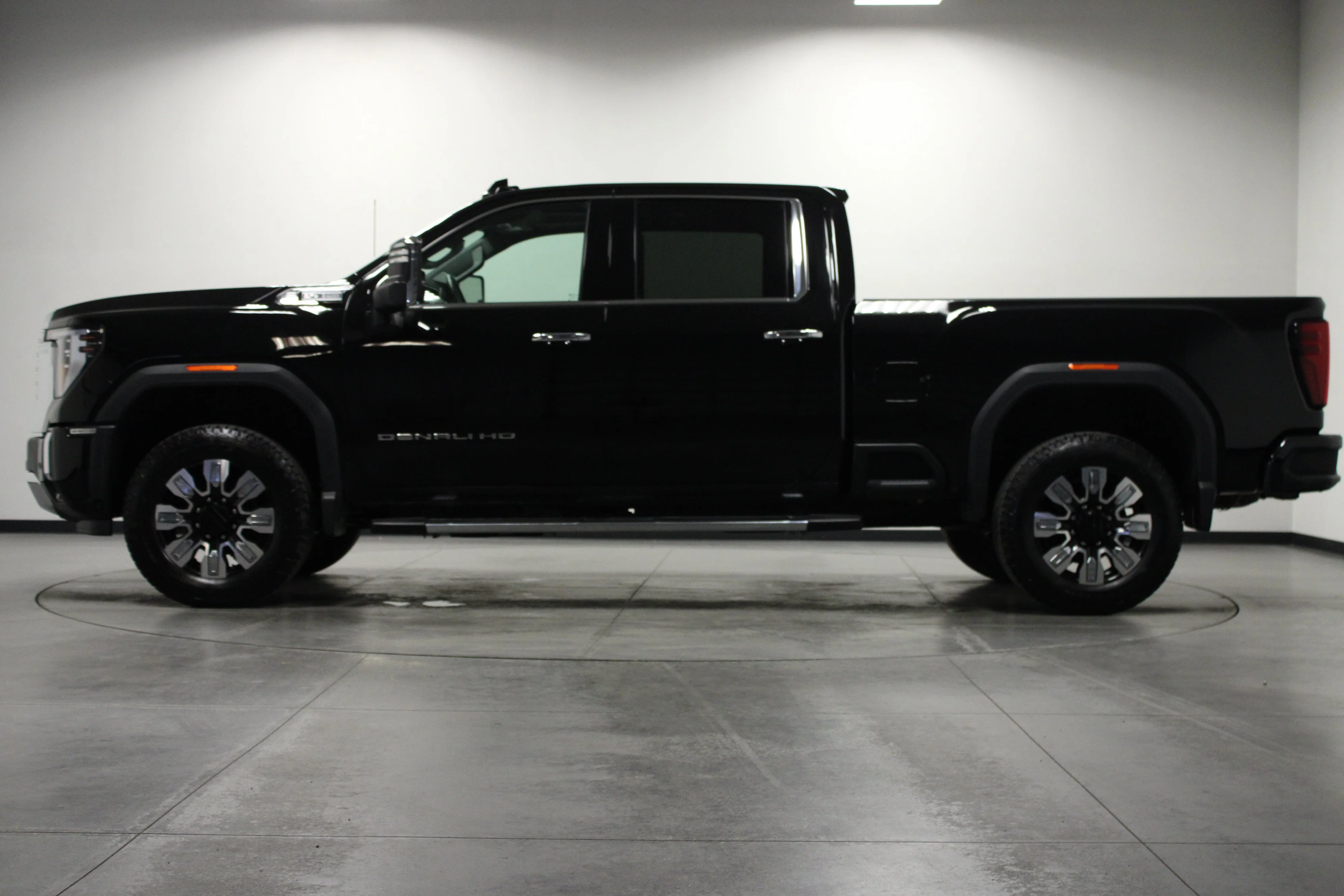 Used 2025 Black GMC Denali image 7