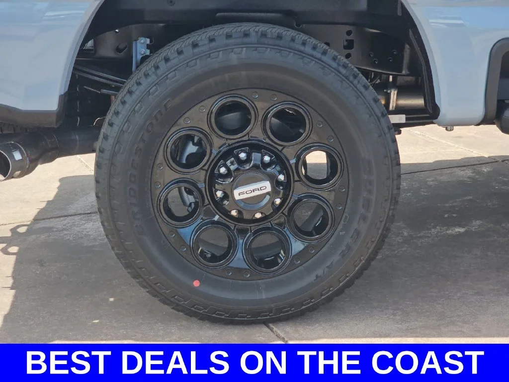 New 2026 Glacier Gray Metallic Tri-Coat Ford F-250® Lariat® image 38