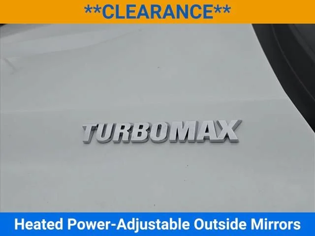 New 2026 Summit White Chevrolet WT image 30