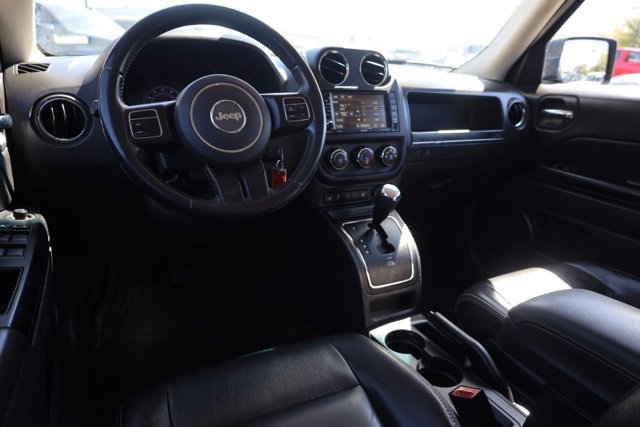 Used 2016 Black Jeep Latitude image 13