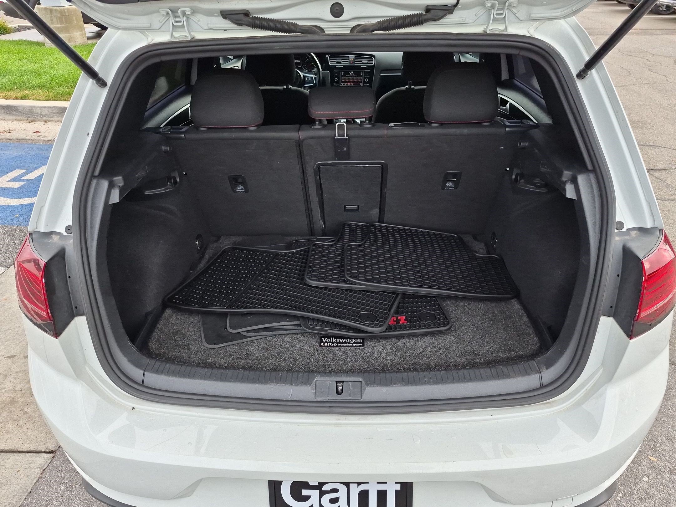 Used 2020 Pure White Volkswagen S image 26