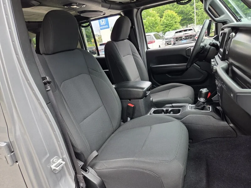 Used 2018 Billet Silver Metallic Clearco JEEP UNLIMITED SPORT S image 18