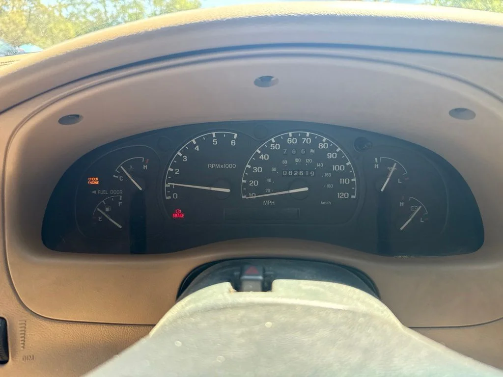 Used 2002  Ford  image 6