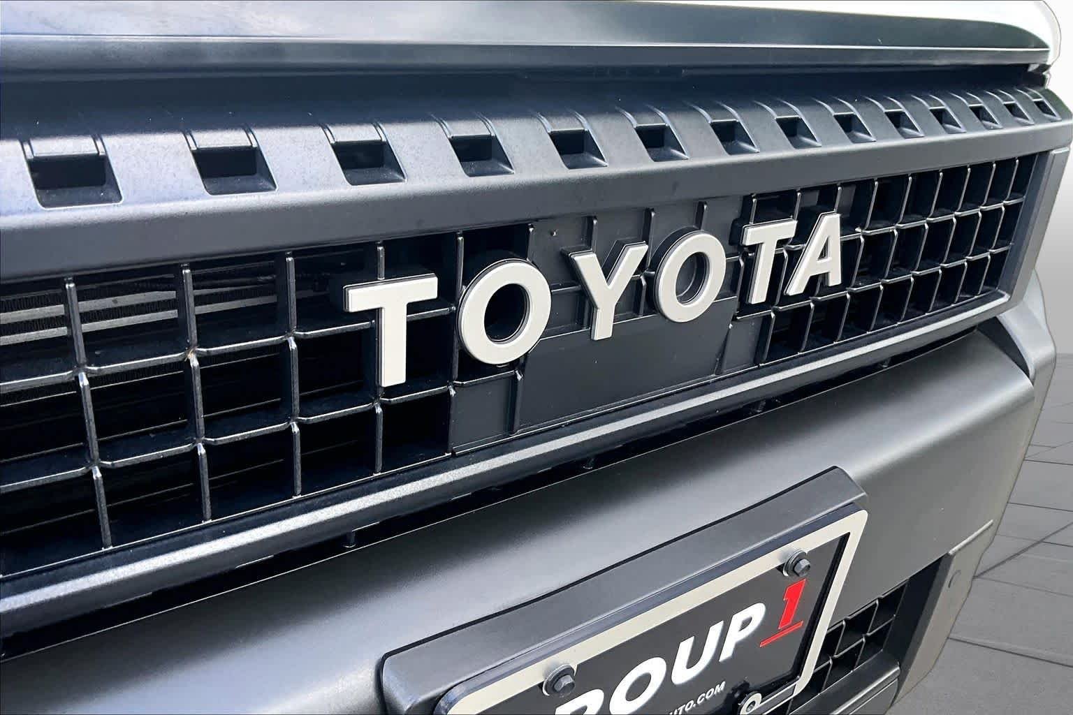 Used 2025 Ice Cap Toyota 1958 image 28