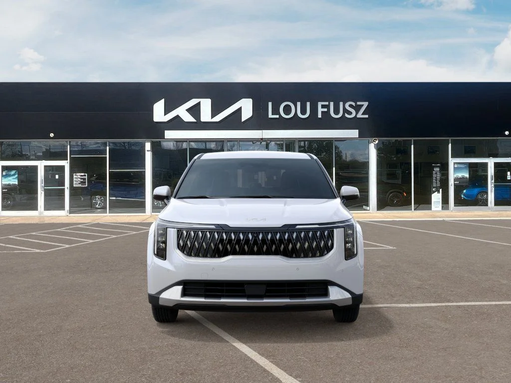 New 2027 Snow White Pearl Kia LXS image 2