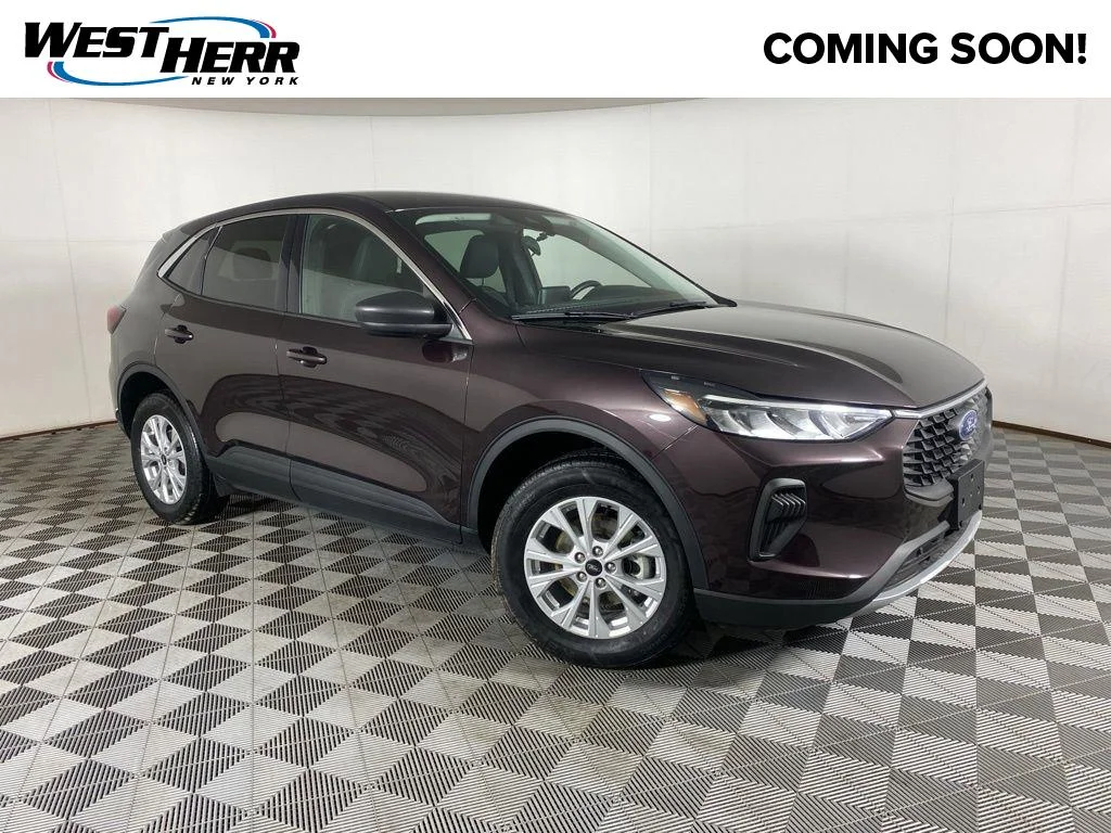 Used 2023 Cinnabar Red Ford Active image 1