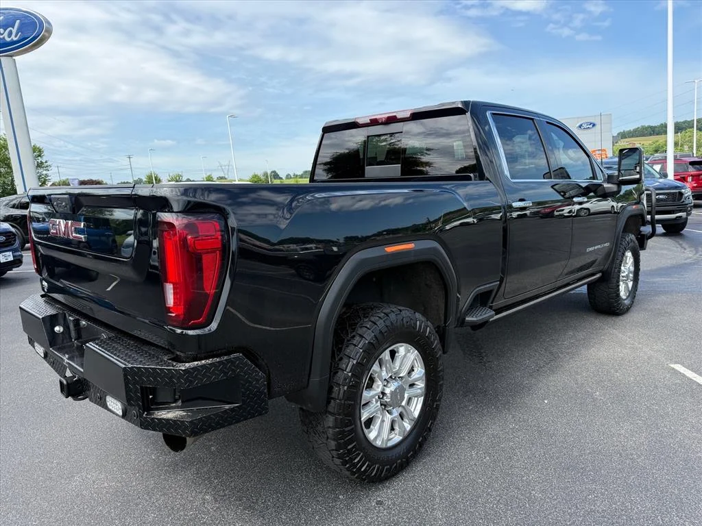Used 2022 Black GMC Denali image 7
