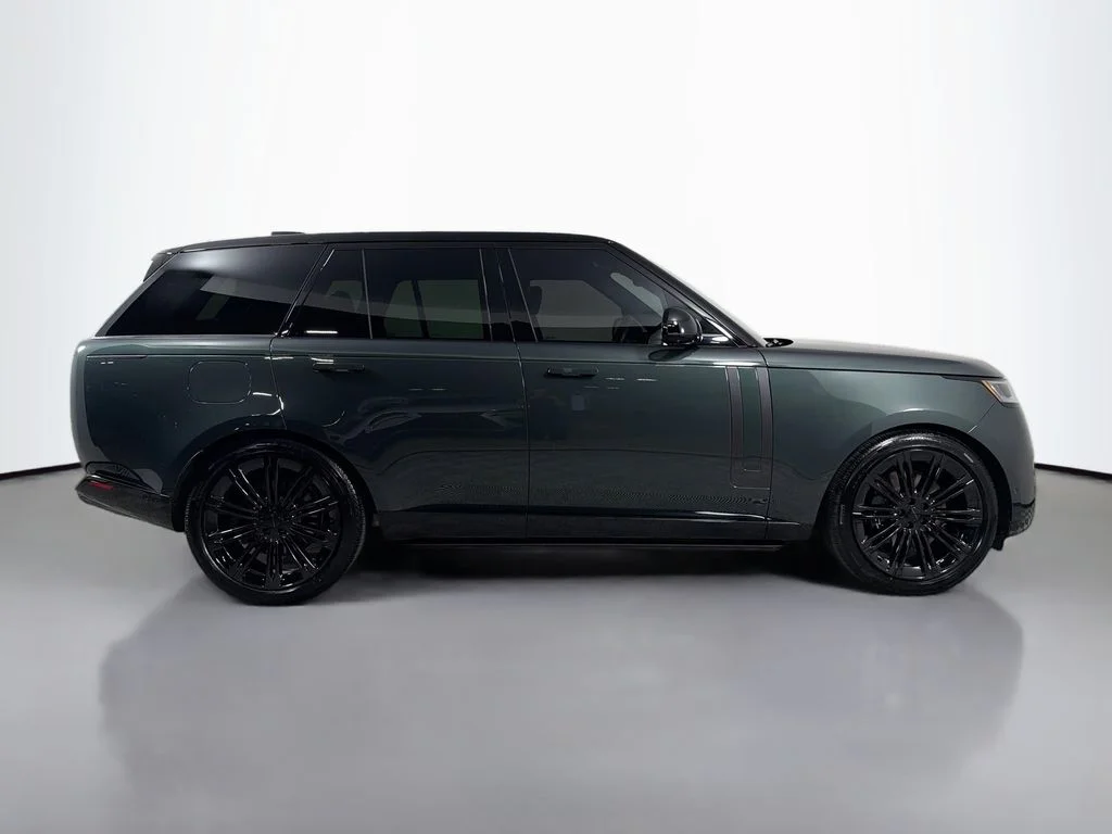Used 2026 Green Land Rover SE image 4