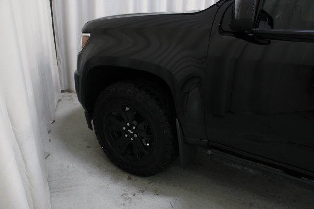 Used 2018 BLACK Chevrolet 4WD Z71 image 33