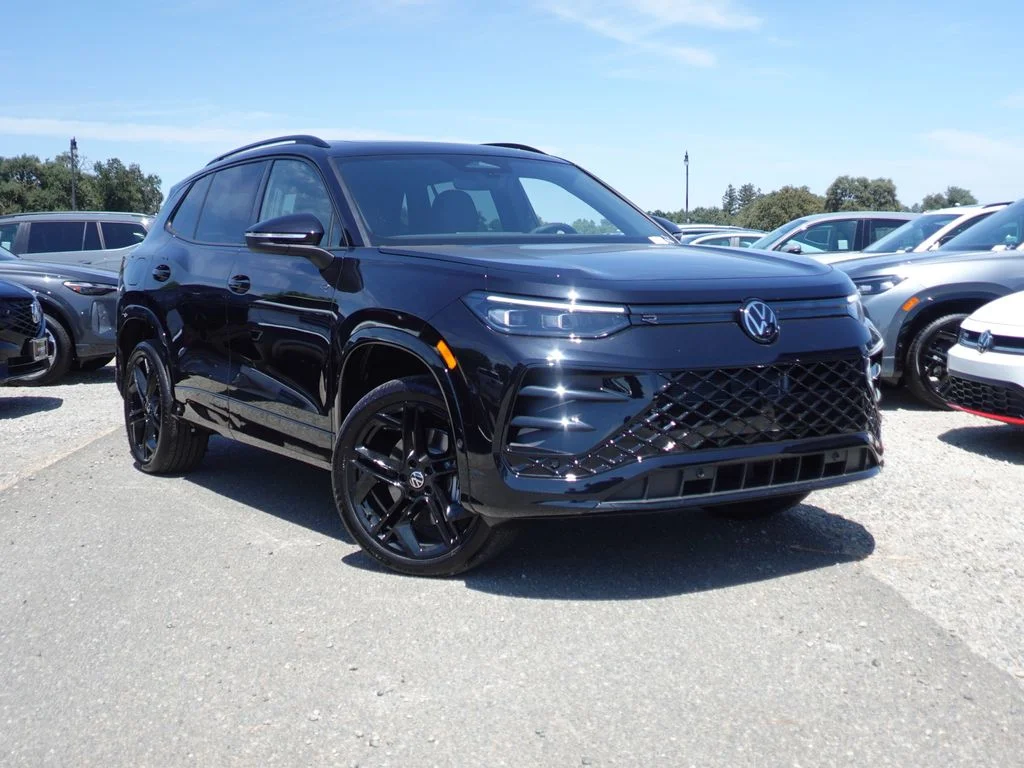 New 2026 Deep Black Pearl Volkswagen 2.0T SE R-Line Black image 3