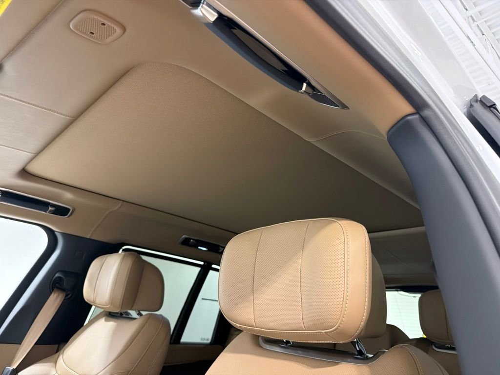 Certified Used 2026 Ostuni Pearl White Premium Metallic Land Rover Autobiography image 19