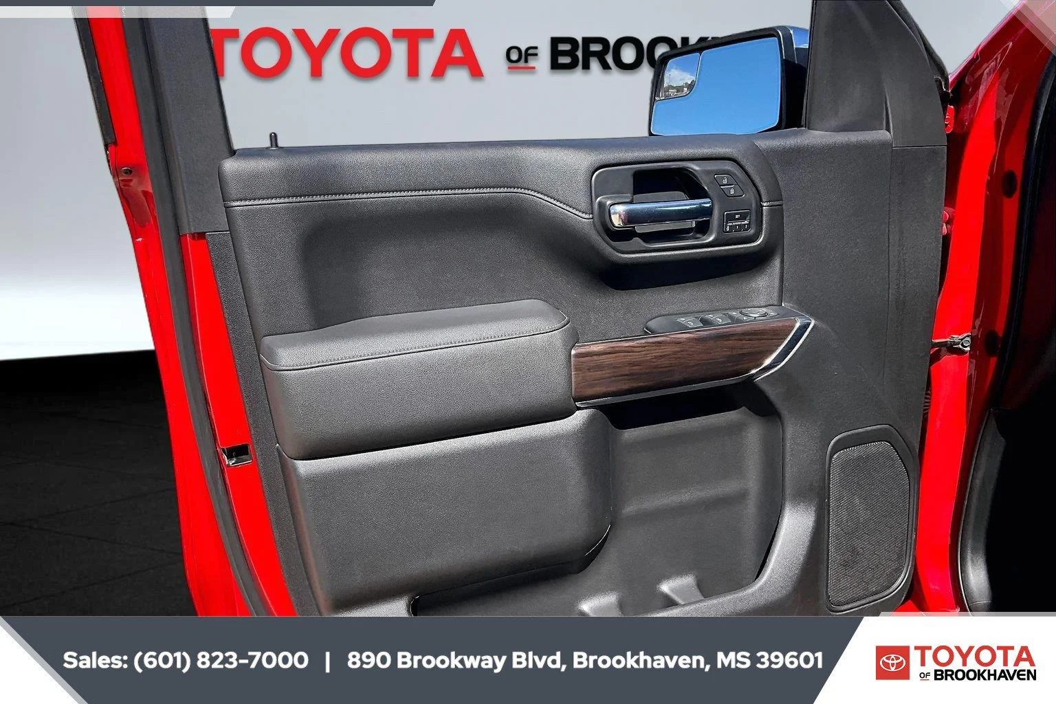 Used 2022 Cardinal Red GMC SLT image 17