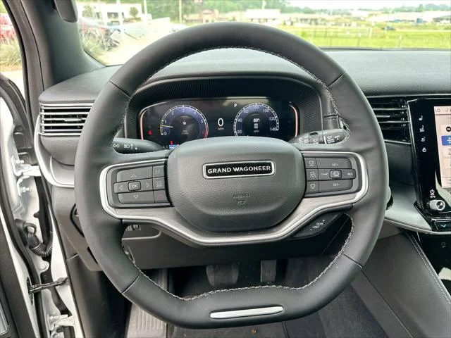New 2026 Bright White Clear-Coat Exterior Paint Jeep Limited Altitude image 14